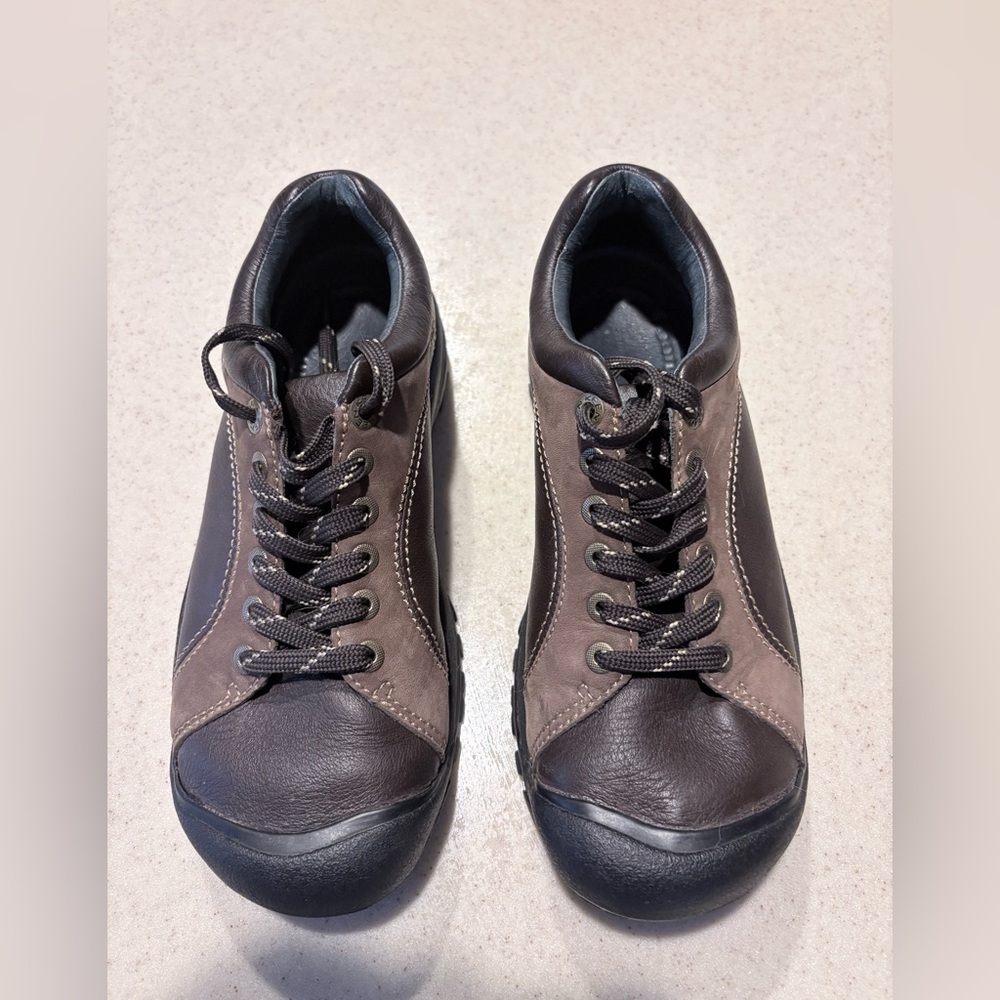 Keen Women's Black and Brown Sneakers